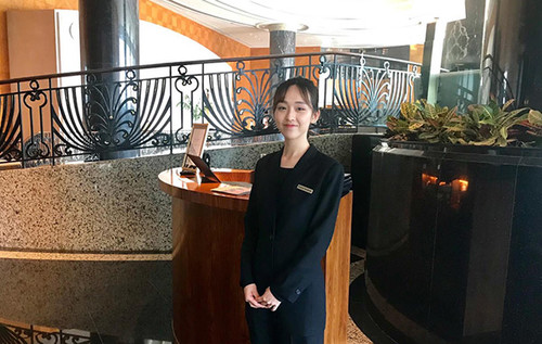 李樂宜於香港君悅酒店實習，獲益良多。
